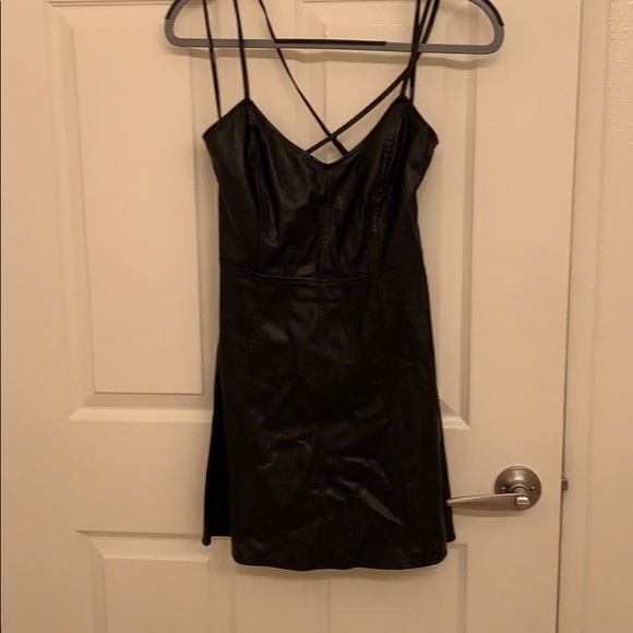 🖤BLACK FAUX LEATHER DRESS - Picture 2 of 5